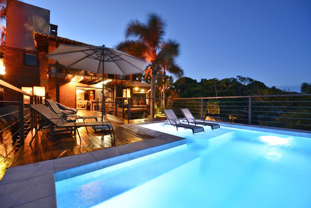 Piscina da Villa Gardena Suites