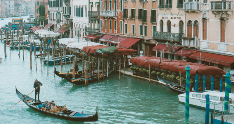 como é o passeio de gôndola em veneza
