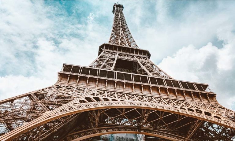 Quanto custa subir na Torre Eiffel 2022