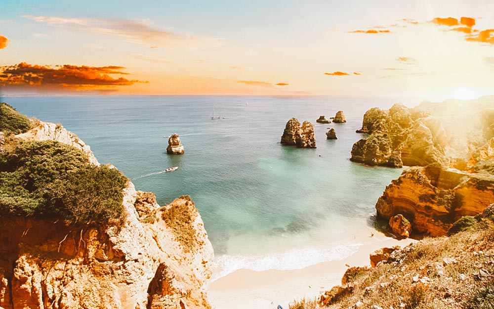 O que fazer no Algarve: 7 passeios imperdíveis para conhecer o melhor do extremo sul de Portugal