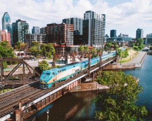 Viagem de trem no Canadá: quanto custa? vale a pena?